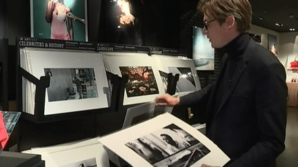 Photos en vente dans un magasin
 (France 2 Culturebox capture d&#039;écran)