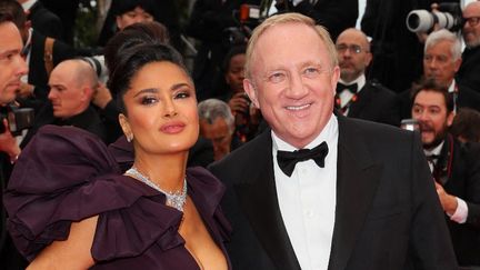 Salma Hayek Pinault et François-Henri Pinault sur le tapis rouge de "Killers Of The Flower Moon" lors du 76e festival de Cannes, au Palais des Festivals, le 20 mai 2023 à Cannes. La comédienne est représentée par Creative Artists Agency (CAA), l'agence de talents américaine dont Artémis, holding de la famille Pinault, va prendre le contrôle. (JB LACROIX / FULL PICTURE AGENCY)