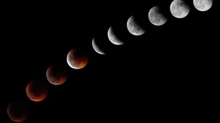 L'éclipse de lune vue des Canaries (montage des différentes phases de l'éclipse) 16/06/2011 (AFP/DESIREE MARTIN)