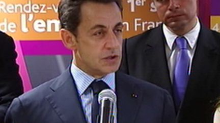 Nicolas Sarkozy lors d'un déplacement dans une agence de Pôle Emploi à Gonesse (Seine-Saint-Denis) (France 3)