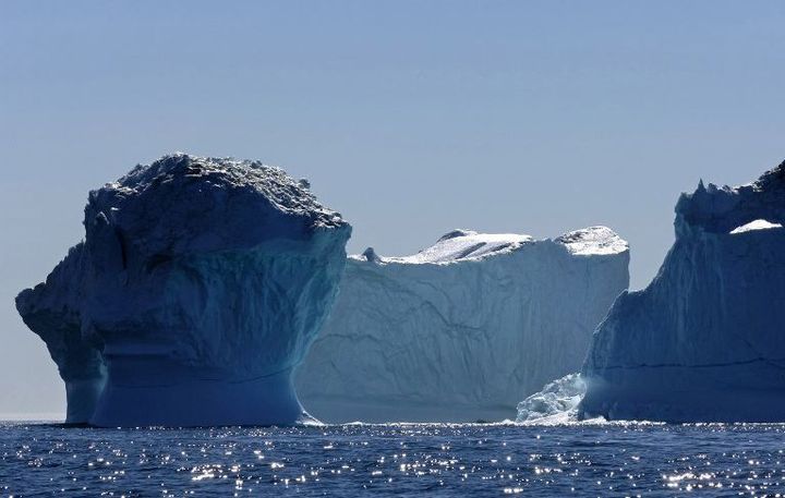 Iceberg en mer près d'Angmassalik, côte est du Groenland (24/04/17) (PHILIPPE ROY / Aurimages)