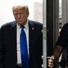 Donald Trump entre dans la salle d'audience lors de son procès devant un tribunal de Manhattan, à New York (Etats-Unis), le 30 mai 2024. (JUSTIN LANE / AFP)