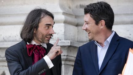 Cédric Villani et Benjamin Griveaux, deux des trois candidats à l'investiture LREM pour les élections municipales à la mairie de Paris, le 14 juin 2017 à Paris. (MAXPPP)