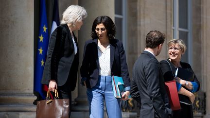 Les ministres Isabelle Rome, Rima Abdul-Malak, Clément Beaune et Sylvie Retailleau à l'issue du Conseil des ministres, à l'Elysée le 1er juin 2022 (MYLENE DEROCHE / MAXPPP)