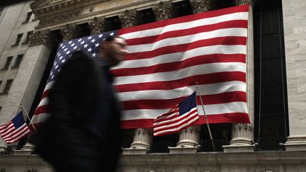 Devant la Bourse de New York (Etats-Unis), le 6 septembre 2011.&nbsp; (SPENCER PLATT / GETTY IMAGES NORTH AMERICA / AFP)