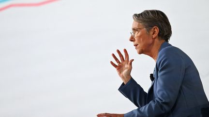 La Première ministre, Elisabeth Borne, sur le plateau de "L'Evénement" de France 2, le 2 février 2023. (EMMANUEL DUNAND / AFP)