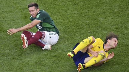 Le Suédois&nbsp;Albin Ekdal face au Mexique le 27 juin 2018 à&nbsp;Ekaterinburg&nbsp;(Russie). (JORGE GUERRERO / AFP)