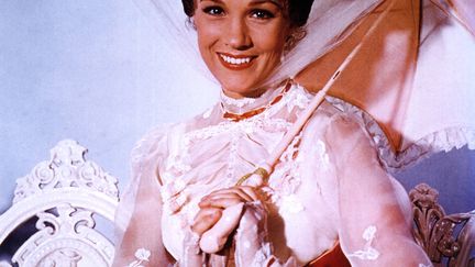 Juile Andrews joue Mary Poppins dans le film "Mary Poppins" de1964. (GAB ARCHIVE / REDFERNS /GETTYIMAGES)