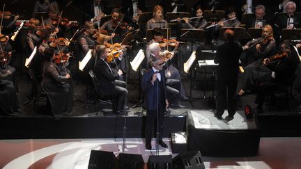 Andrea Bocelli à l'Opéra de Koweit City, dans le tout nouveau "Centre culturel Cheikh Jaber al-Ahmad", le 31 octobre 2016.
 (HO / KUNA / AFP)