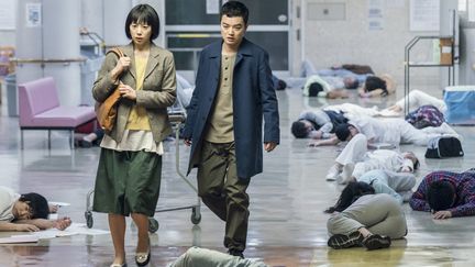 Kaho et Shôta Sometani dans "Invasion" de Kiyochi Kurosawa
 (Shôta Sometani)