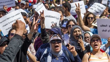 Des milliers de manifestants protestent contre l'emprisonnement de dirigeants du Hirak al-Chaabi, le «Mouvement populaire», le 15 juillet 2018 à Rabat. (Fadel Senna / AFP)