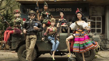 Eiza Gonzalez, Steve Carell, Gwendoline Christie, Janelle Monáe, Leslie Zemeckis, Merritt Wever dans "Bienvenue à Marwen" de Robert Zemeckis
 (Universal Pictures International France)