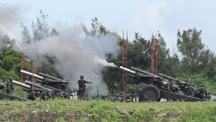 Des militaires taïwanais participent à des exercices dans le comté Pingtung, le 9 août 2022. (SAM YEH / AFP)