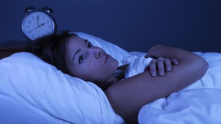 Stress, anxiété, excitation, un Français sur trois souffrent régulièrement de nuit agitée. (GETTY IMAGES)