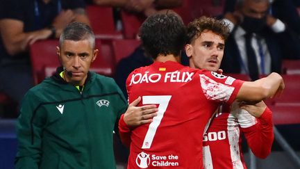 Antoine Griezmann a remplacé Joao Felix pour l'Atlético Madrid contre Porto, le 15 septembre 2021. (GABRIEL BOUYS / AFP)