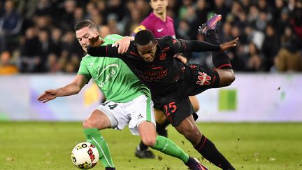 Wylan Cyprien et Jordan Veretout au coude à coude