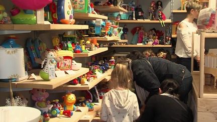 Noël : face à l’inflation, les Français se tournent vers les jouets d’occasion