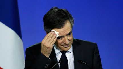 François Fillon, le 29 janvier 2017 lors de son meeting à Paris.&nbsp; (PASCAL ROSSIGNOL / REUTERS)