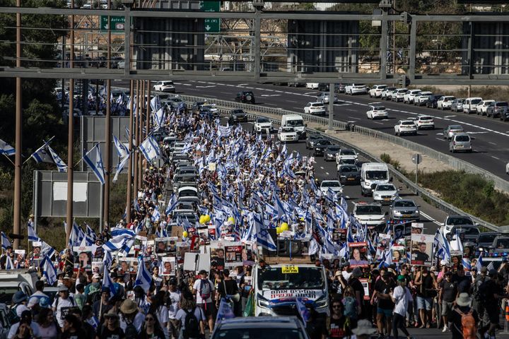 Families of Israeli hostages arrive in Jerusalem, November 18, 2023. (MOSTAFA ALKHAROUF / ANADOLU / AFP)