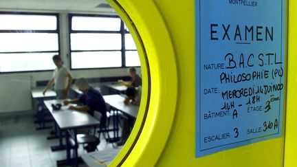 La salle de l'épreuve de philosophie du bac dans le lycée Jean Mermoz de Montpellier (Hérault). (PHILIPPE DESMAZES / AFP)