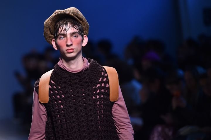 Miaoran pap masculin automne-hiver 2017-18, à Milan, janvier 2017
 (GIUSEPPE CACACE / AFP)