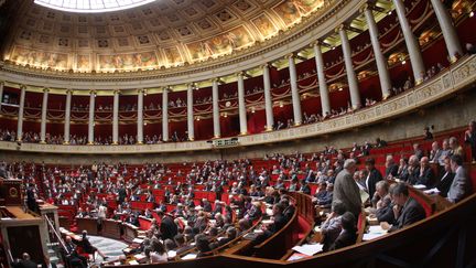 L'Assembl&eacute;e nationale, &agrave; Paris, en 2008. Daniel Leb&egrave;gue pr&eacute;conise notamment la fin du cumul des mandats et la transparence totale sur les activit&eacute;s et le patrimoine des &eacute;lus. (PIERRE VERDY / AFP)