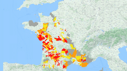 La carte des restrictions d'eau&nbsp;au 8 septembre 2016. (NICOLAS ENAULT / CARTO)