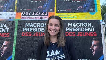 Clémentine Dupuy, 25 ans, porte-parole du mouvement des "Jeunes Avec Macron", à Lille. (MANON MELLA / FRANCEINFO)