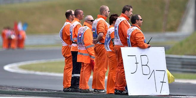 Les commissaires de course à Budapest rendent hommage à Jules Bianchi, et à son N.17 que plus personne ne portera en F1