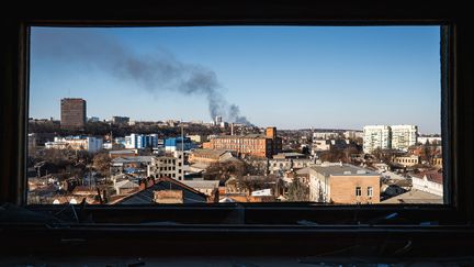 La ville de Kharkiv (Ukraine), le 18 mars 2022.&nbsp; (WOLFGANG SCHWAN / ANADOLU AGENCY / AFP)