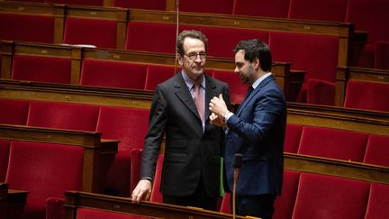 Laurent Saint-Martin et Gilles le Gendre, patron des députés LREM, à l'Assemblée nationale à Paris, le 13 décembre 2018. (CHRISTOPHE MORIN / MAXPPP)