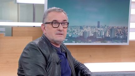 Télévision : « j’ai toujours aimé être en contact avec les gens, les divertir », assure le producteur et animateur de télévision Christophe Dechavanne.