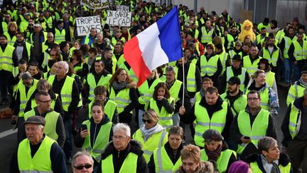 Des "gilets jaunes" à Rochefort (Charente-Maritime), le 24 novembre 2018. (XAVIER LEOTY / AFP)