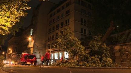 L'Île-de-France a été touchée par la tempête Aurore dans la nuit du mercredi 20 au jeudi 21 octobre. (CAPTURE ECRAN FRANCE 2)