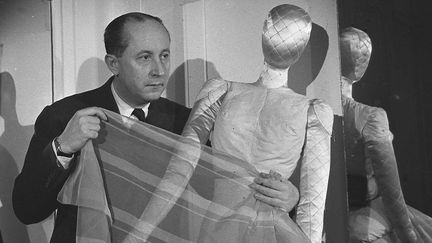 Christian Dior (1947)
 (LIDO/SIPA)