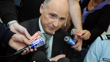 Le procureur de la R&eacute;publique de Montpellier, Brice Robin, r&eacute;pond aux journalistes le 10 mai 2010 &agrave; Montpellier (H&eacute;rault). (MARC ROSS / AFP)