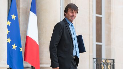 Nicolas Hulot, le ministre de la Transition écologique et solidaire, sort du Conseil des ministres à l'Elysée, à Paris, le 30 mai 2018. (MAXPPP)