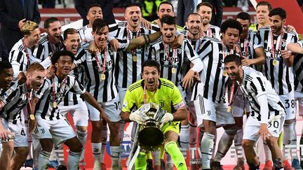 Gianluigi Buffon et la Juventus ont remporté la Coupe d'Italie mercredi 19 mai, contre l'Atalanta Bergame.&nbsp; (MIGUEL MEDINA / AFP)