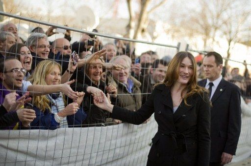 Carla Sarkozy à Marseille (19 février 2012) (LIONEL BONAVENTURE / AFP)