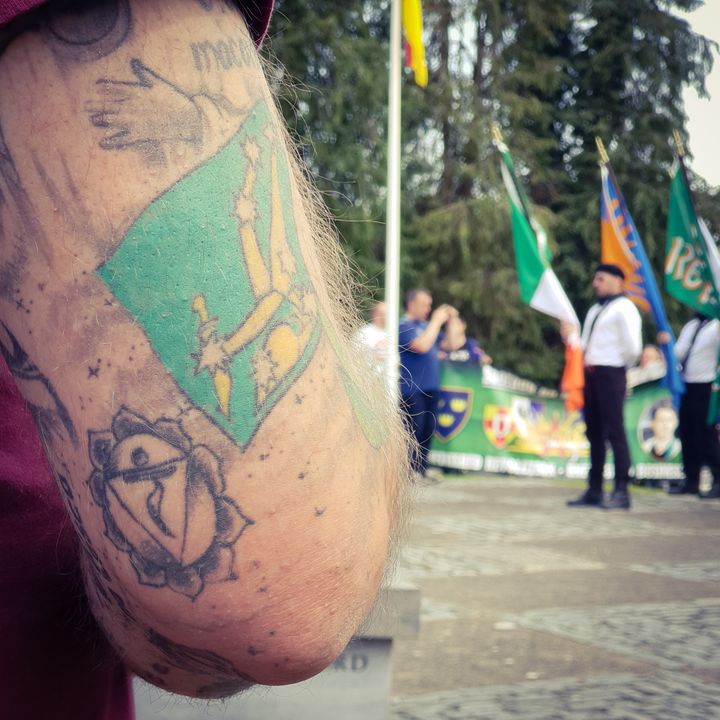 tatouages ​​​​croisés du drapeau irlandais