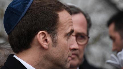 Emmanuel Macron le 19 février 2019, lors de la visite du cimetière juif de Quatzenheim, vandalisé la veille. (FREDERICK FLORIN / POOL)