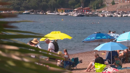 Canicule : comment les vacanciers s’adaptent ? (France 2)