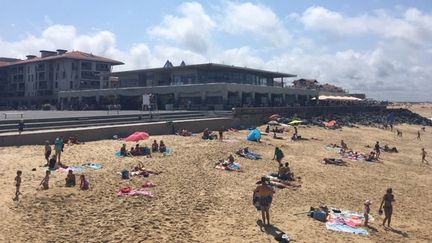 À Capbreton dans les Landes, la plage retrouve ses baigneurs. (BENJAMIN MATHIEU / FRANCEINFO / RADIO FRANCE)