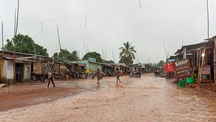 Mais minée par la mauvaise gestion, le délabrement de ses installations, les détournements et le pillage des ressources, notamment durant les guerres du Congo (1997 et 2003), l’entreprise a inexorablement baissé en activité. Et Mbuji-Mayi, la "capitale du diamant" congolais, une ville construite par la Miba a perdu de son éclat.&nbsp;&nbsp; (ARSENE MPIANA / AFP)