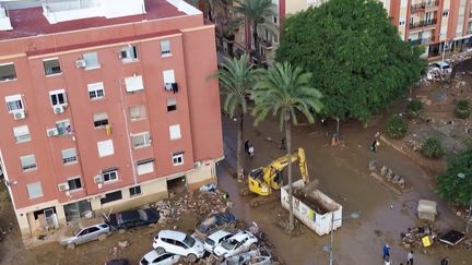 Inondations en Espagne : les dégâts sont particulièrement importants, la recherche des disparus continue