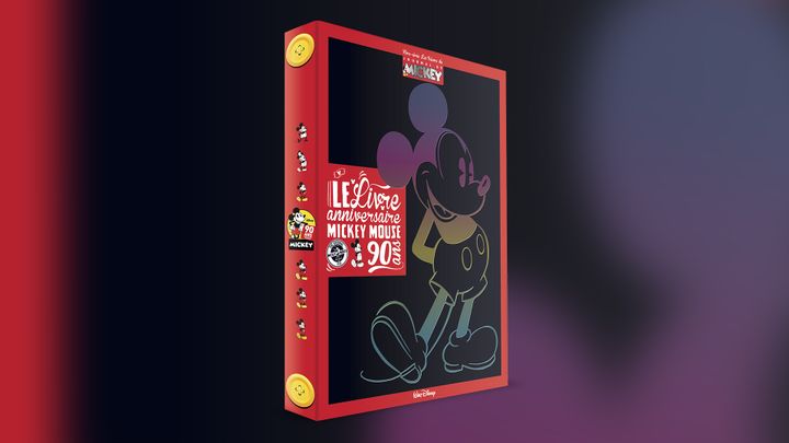 Le livre anniversaire contient 420 pages de coulisses de Mickey depuis sa création. (DISNEY HACHETTE)