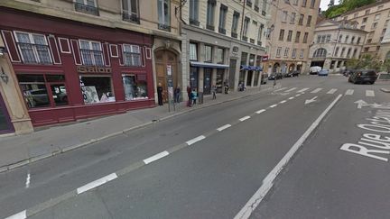 Une conductruice de 92 ans a perdu le contr&ocirc;le de son v&eacute;hicule et fauch&eacute; trois pi&eacute;tons rue Octavio Mey &agrave; Lyon (Rh&ocirc;ne), le 15 octobre 2014, rapporte "Le Progr&egrave;s". (GOOGLE MAPS)