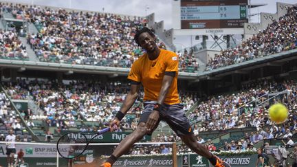 Gaël Monfils devra encore enflammer le central face à Stan Wawrinka (OLIVIER MORIN / AFP)