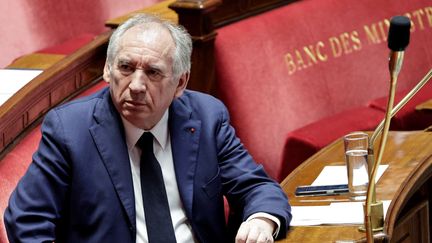 François Bayrou lors de la session de questions au Premier ministre à l'Assemblée nationale, mardi 17 décembre 2024. (STEPHANE DE SAKUTIN / AFP)