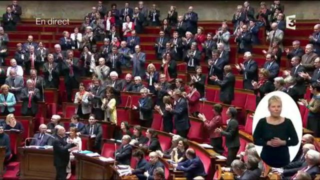 "Standing-ovation" pour Bernard Cazeneuve